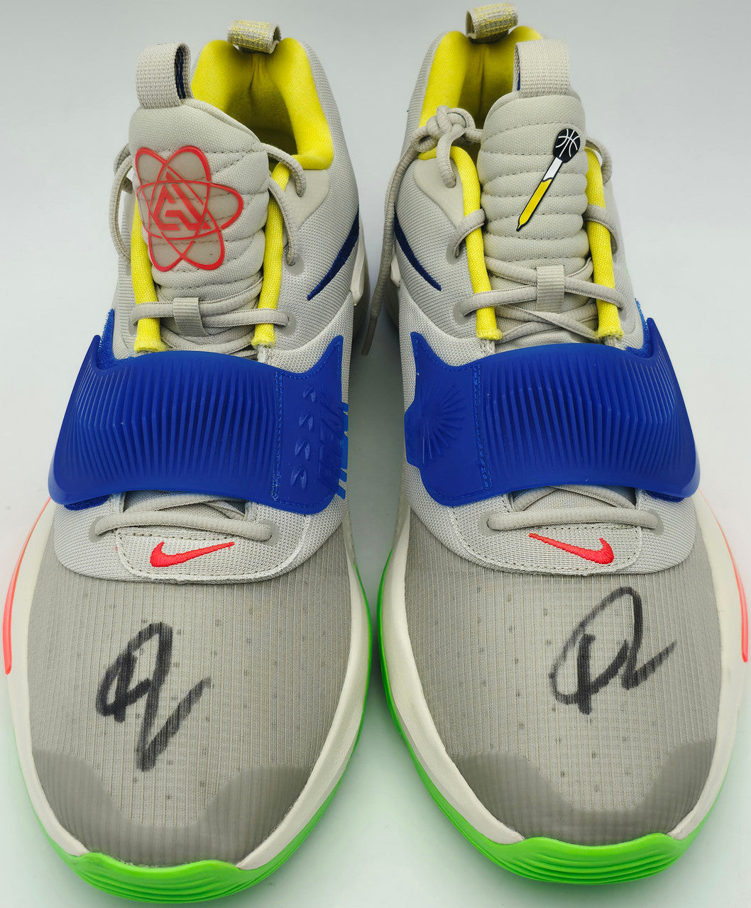 Giannis Antetokounmpo Autographed 2021 Player Exclusive (PE) Promo Villanova White Nike Zoom Freak 3 NCAA Shoes Size 17 (With Box) Beckett BAS Witness #3W396646 & #3W396647