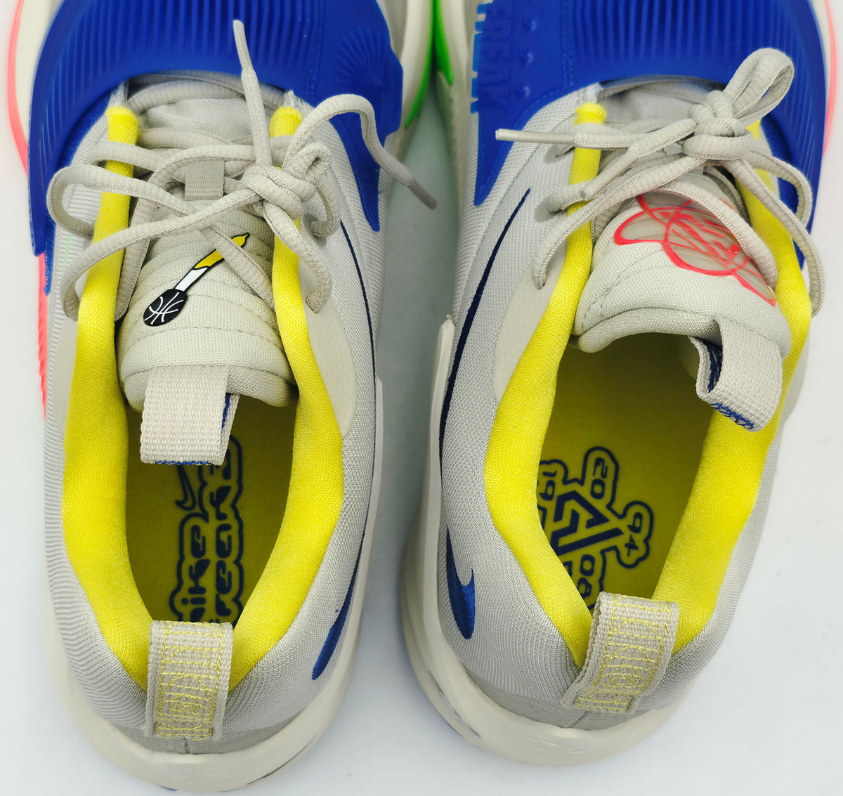 Giannis Antetokounmpo Autographed 2021 Player Exclusive (PE) Promo Villanova White Nike Zoom Freak 3 NCAA Shoes Size 17 (With Box) Beckett BAS Witness #3W396646 & #3W396647