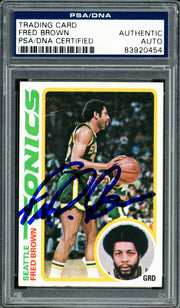 Downtown Fred Brown Autographed 1978-79 Topps Card #59 Seattle Supersonics PSA/DNA #83920454