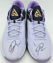 Giannis Antetokounmpo Autographed 2022 Player Exclusive (PE) Promo Black Nike Zoom Freak 4 Royale Shoes Bucks Size 17 Beckett BAS Witness Stock #252724