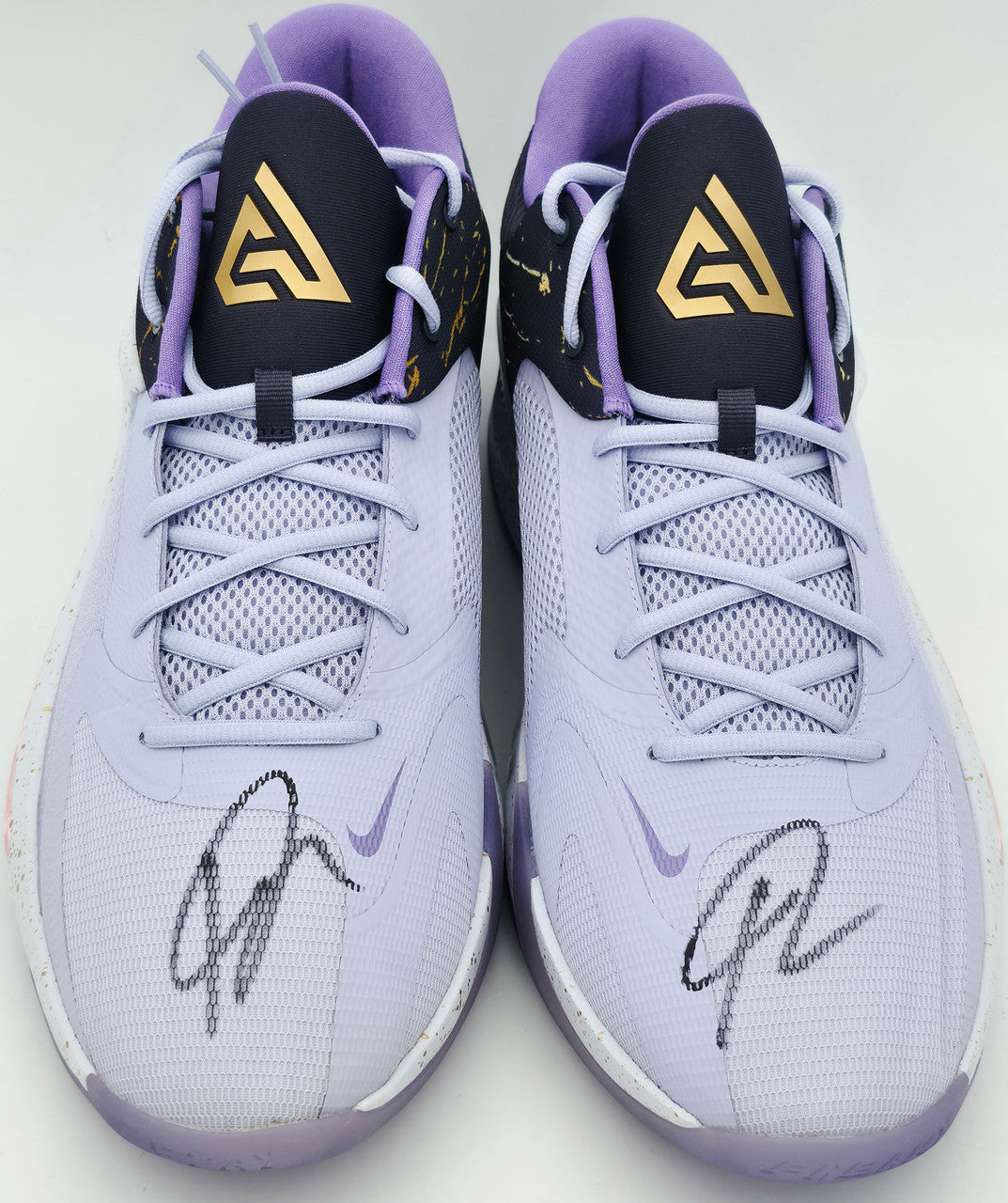 Giannis Antetokounmpo Autographed 2022 Player Exclusive (PE) Promo Black Nike Zoom Freak 4 Royale Shoes Bucks Size 17 Beckett BAS Witness Stock #252724