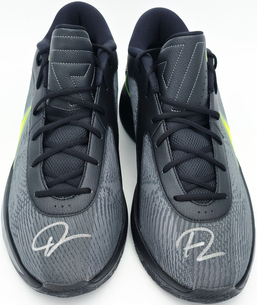 Giannis Antetokounmpo Autographed 2024 Player Exclusive (PE) Promo Black Nike Zoom Freak 6 Shoes Bucks Size 17 Beckett BAS Witness Stock #252735