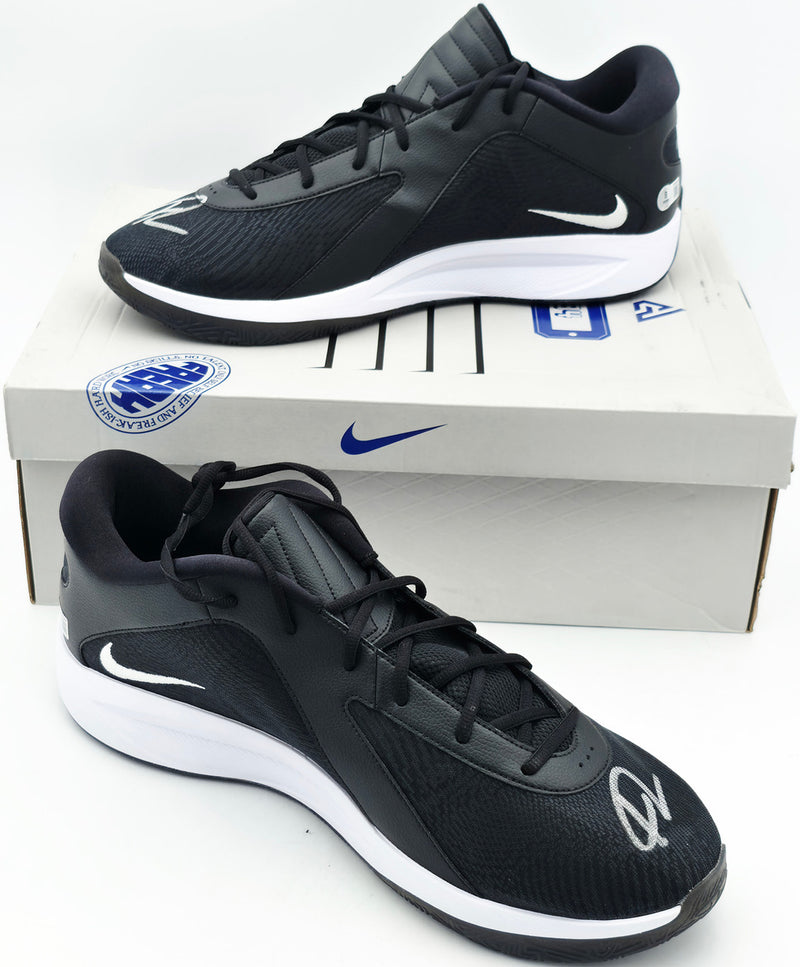 Giannis Antetokounmpo Autographed 2024 Player Exclusive (PE) Promo Silver Zoom Freak 6 EP Shoes Bucks Size 17 Beckett BAS Witness Stock #252737