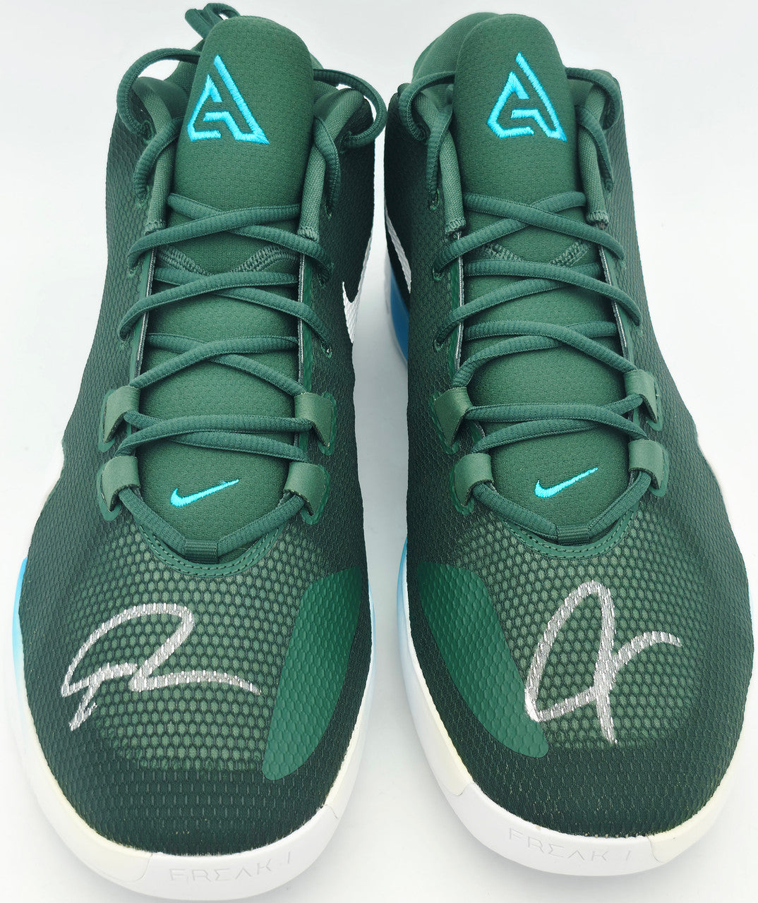 Giannis Antetokounmpo Autographed 2021 Player Exclusive (PE) Promo Black Nike Zoom Freak 3 Shoes Bucks Size 17 Beckett BAS Witness Stock #252760