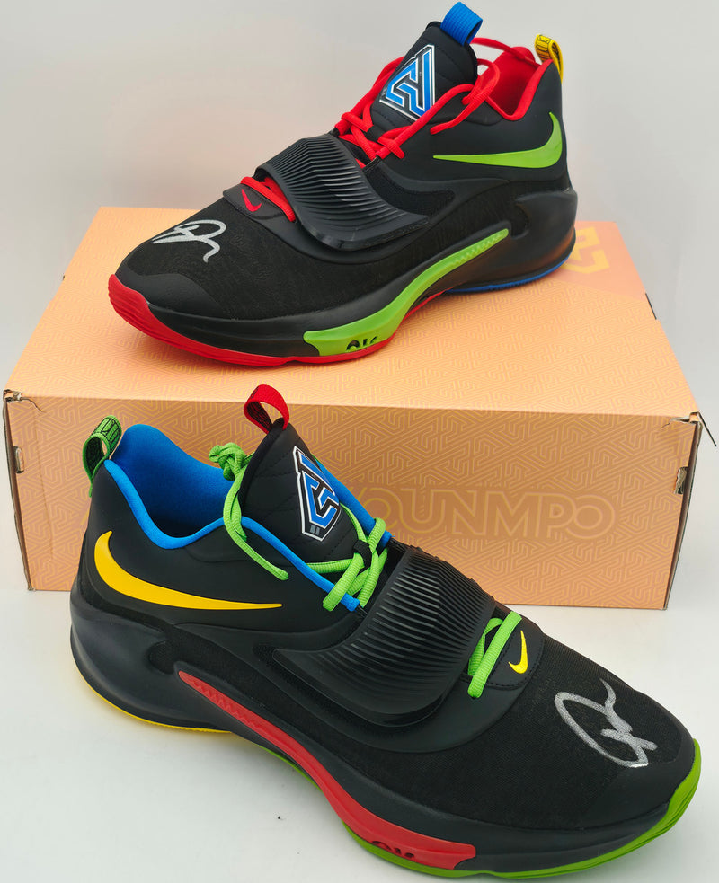 Giannis Antetokounmpo Autographed Black Nike Zoom Freak 4 Shoes Bucks Size 16 (No Box) Beckett BAS Witness Stock #252766