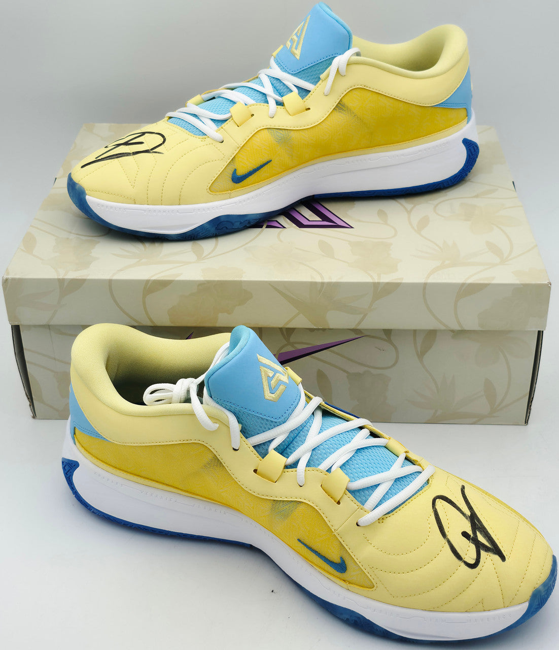 Giannis Antetokounmpo Autographed 2023 Player Exclusive (PE) Promo Red Nike Immortality 3 Shoes Bucks Size 17 Beckett BAS Witness Stock #252717