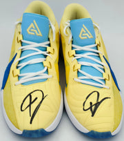 Giannis Antetokounmpo Autographed 2023 Player Exclusive (PE) Promo Red Nike Immortality 3 Shoes Bucks Size 17 Beckett BAS Witness Stock #252717